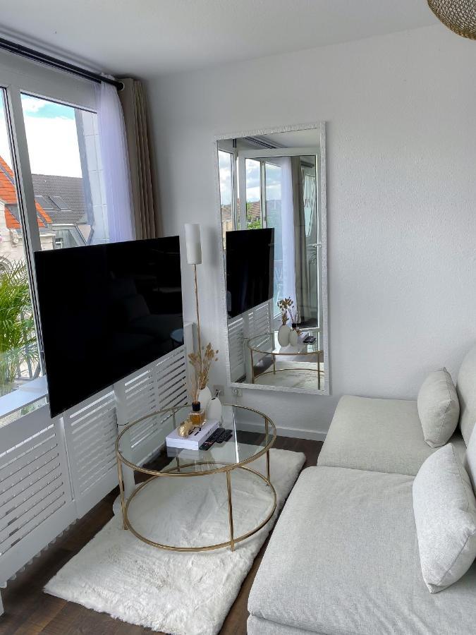 Dani Stylish Minimal Innercity Terrace Apartment Köln