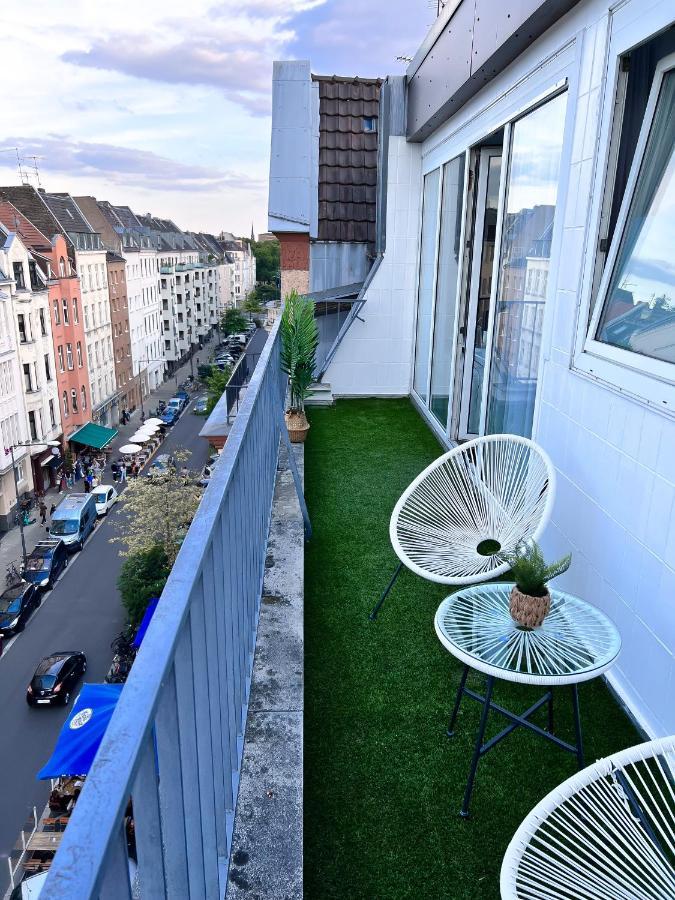 Dani Stylish Minimal Innercity Terrace Keulen